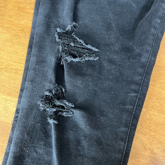 Abercrombie Black Distressed raw hem skinny jeans - Picture 4 of 4